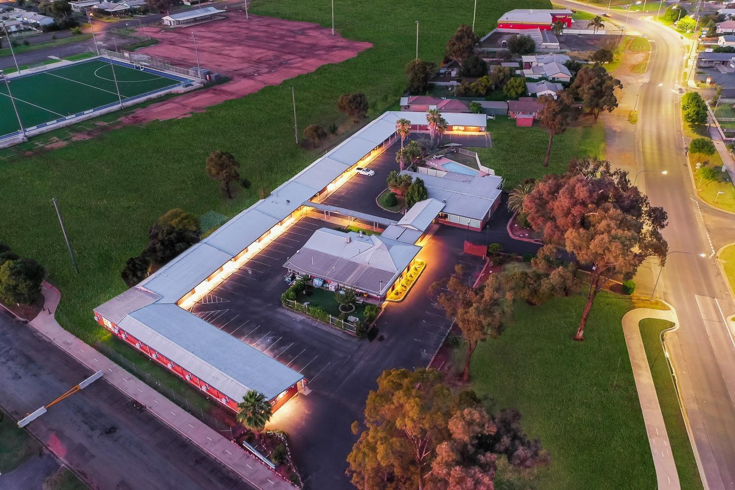 Parkview Motor Inn Паркс Экстерьер фото
